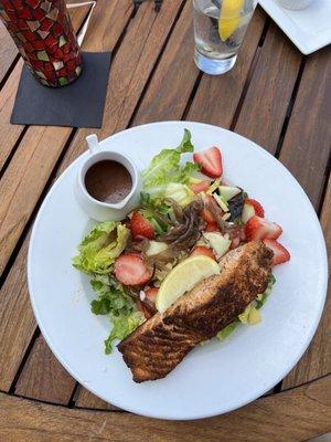 Salad with salmon