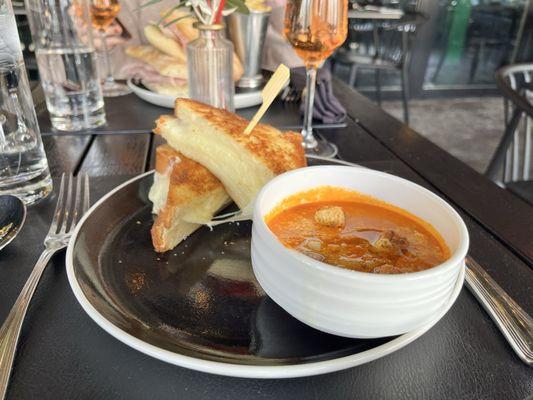 Grilled cheese and spicy tomato bisque