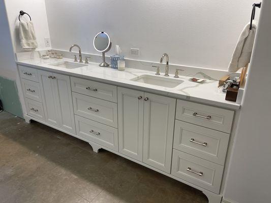 Bathroom cabinetry