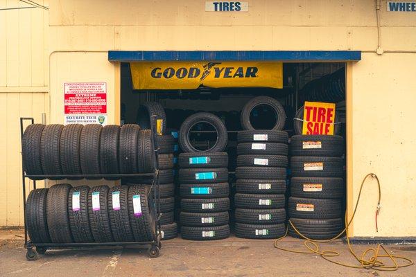 Good Quality Tires in stick and for sale