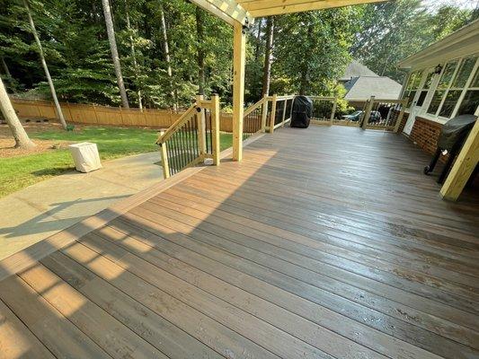 Deck and pergola build by Neighborhood Lawn Care and landscaping