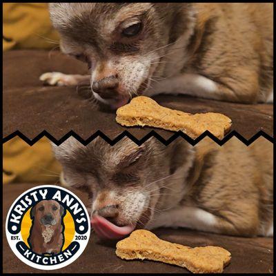 Www.Kristyannskitchen.com
Peanut butter  bacon  dog treats  
#dogtreat
#dogtreats 
#allnaturaldogtreats 
#bacon 
#peanutbutter