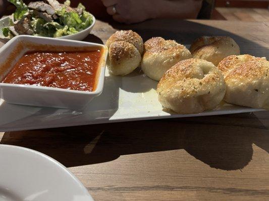 Santora's Garlic Knots with Marinara Sauce