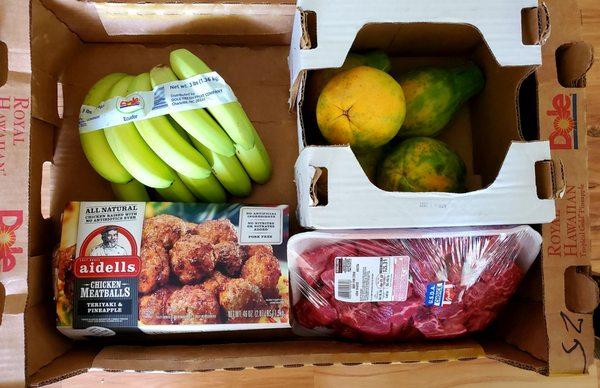 Picked up some bananas, papayas, chicken meatballs, & stewing meat, as I'm gonna make some beef stew for pops.