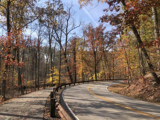 Paved multipurpose trail along Valley Parkway road