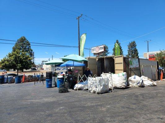 The recycling area. They weigh out the recycles and give you a receipt