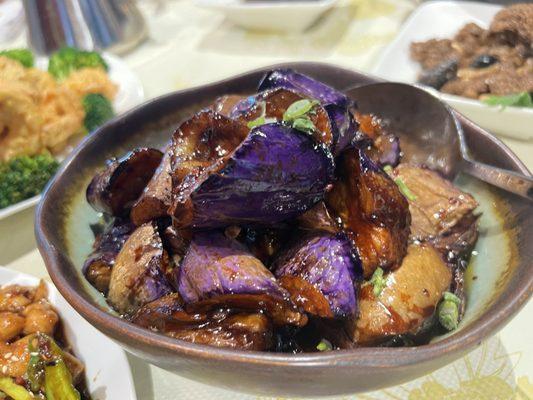 鱼香茄子 Stir-Fried Eggplants In Yu-Xiang with Garlic Sauce