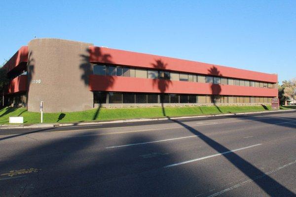 Desert Spine and Sports Physicians' Phoenix Location Exterior View.