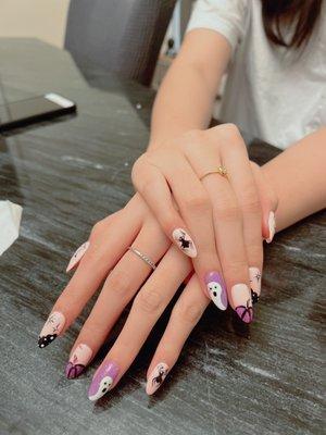 Welcome Nails's Halloween Design