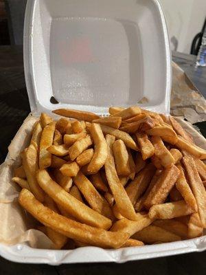 Fri fri fri fri fries! So many just Not enough seasoning.