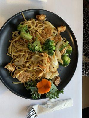 Lo Mein with fried tofu