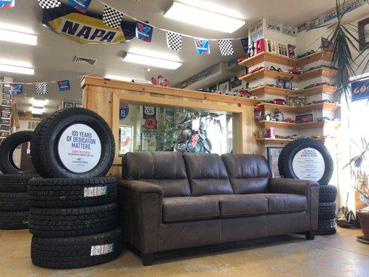 Auto Doctor's waiting area.