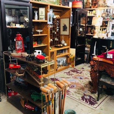 Come to Aladdins Lamp for the best deals in the city on antiques and vintage items! Stop in and see us at 5201 Government St!