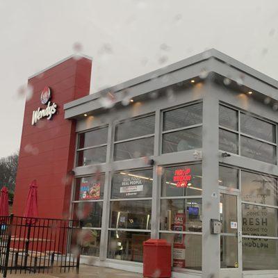 Nice Wendy's. Order-in or do the drive