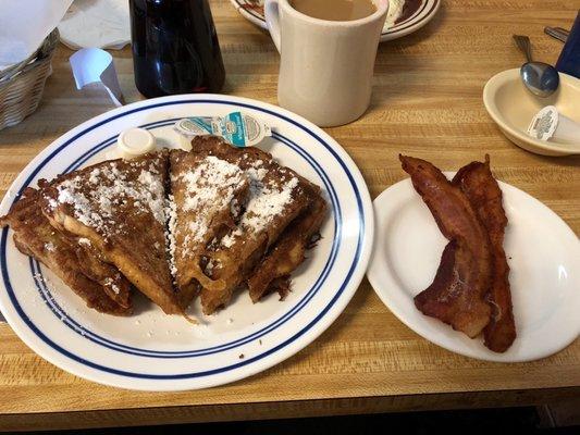 French toast and crispy bacon