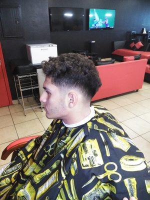 Low Skin Fade by Flako, to book an appointment please do so at www.rayurbarber.booksy.com