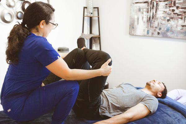 Massage therapist Venise doing Sport Stretching methods