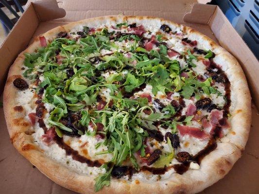 Miss Piggy's figs pizza