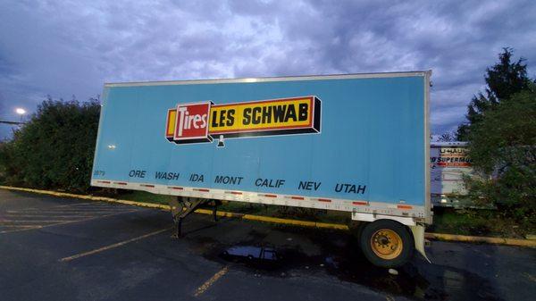 Les Schwab Tire Center