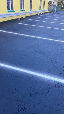 Parking lots,Driveways,Line Paint Contractors