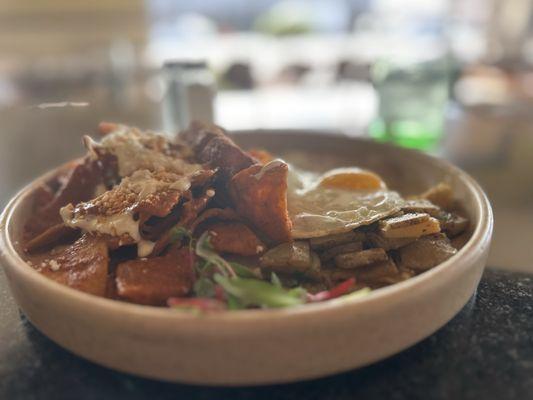 Chilaquiles a la diabla, pork belly