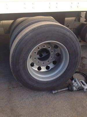 Truck tire