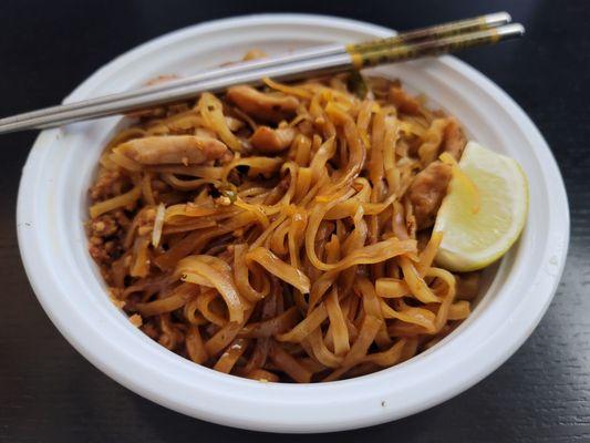 41. Chicken Pad Thai Lunch