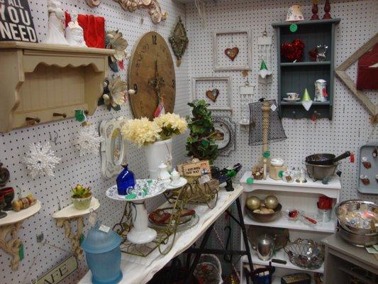 Lakeview Antiques and Collectibles