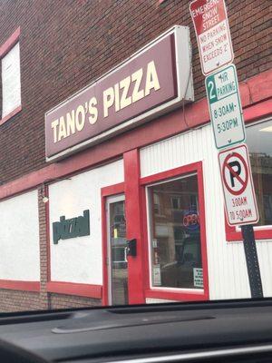 Tano's Pizza