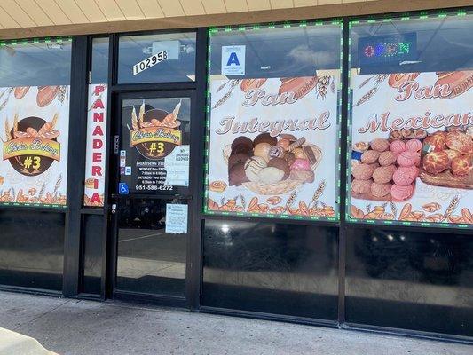 Chela's Bakery #3 - pan dulce mexicano