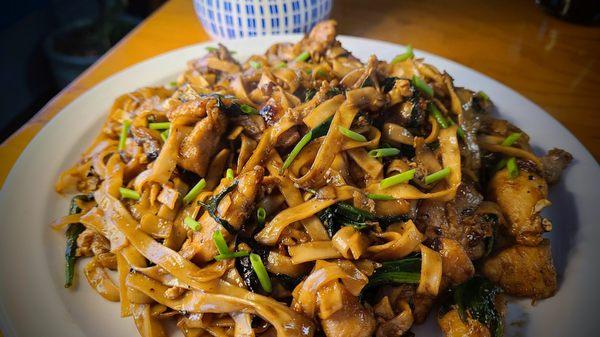 Stir Fry Chicken with Noodle