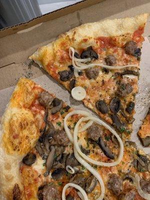 Bob's sausage pizza with pickled onions + "wild mushrooms".  = garbage