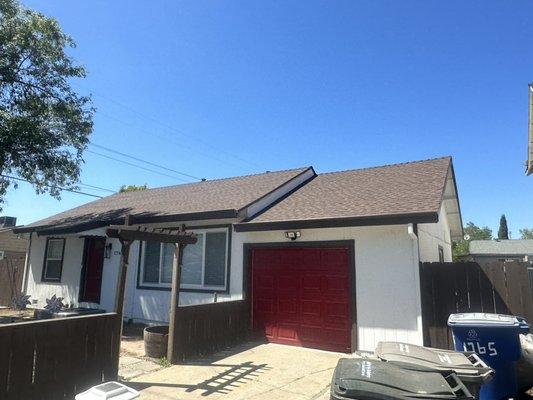 Brand new roof on Marysville Blvd., California Sacramento 30 years shingles GAF color hickory