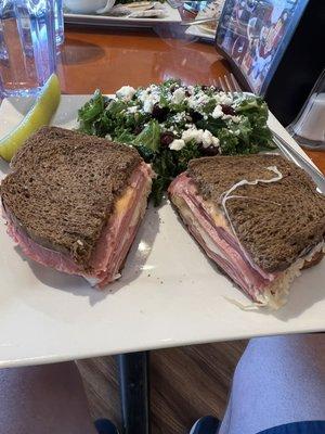 Reuben w/ Kale Salad