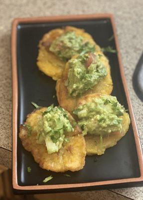 Tostones w/guacamole