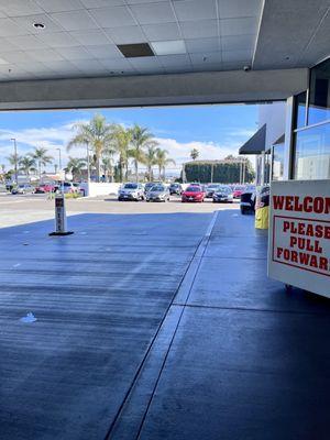 Waiting to be helped, no other cars  Employees hanging around inside