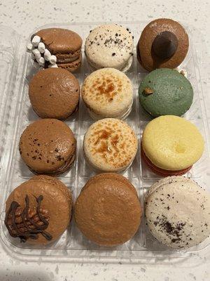 12 pack of macarons