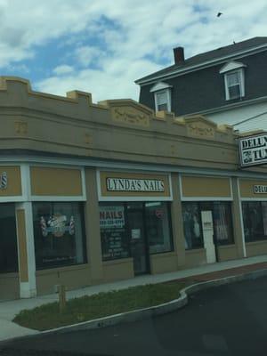 Lynda's Nails of Franklin -- 4 Main Street / Route 140, Franklin        Storefront