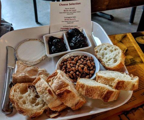 The cheese plate came with 3 stunning cheeses, and also candied pine nuts and 2 types of plums.