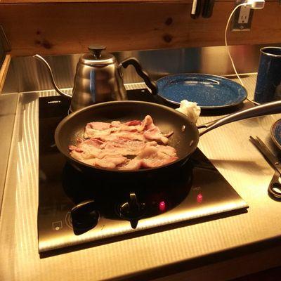 Making breakfast in the cabin