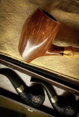 Solid selection of pipes, from bargain cons to hand-crafted gems.