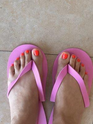 Wow, look at my toes. They are summer classy.