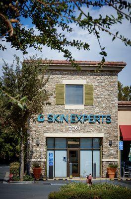 Exterior Skin Experts in Brentwood, CA during the day