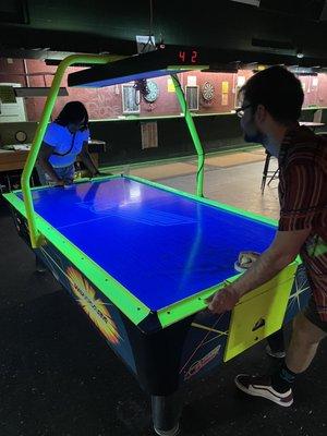 Air hockey (2 tables)