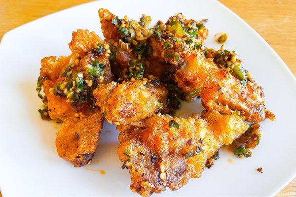 A25. legs and wings with Garlic & Spicy - not spicy at all but perfectly crispy