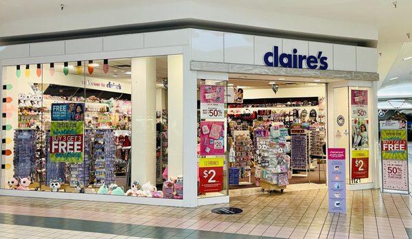 Claire's offers cute & affordable fashion accessories for all ages and ear piercing services in-store for kids and teens.