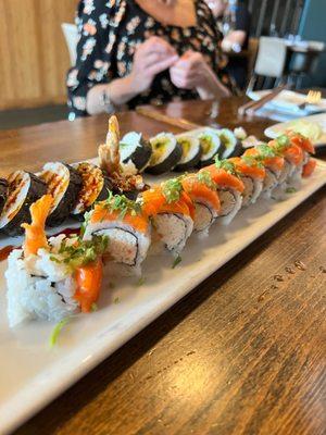 Spider roll. Hotate roll and one of their rolls of the board.