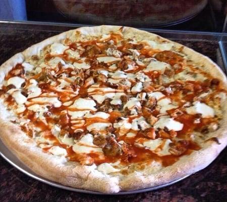 Buffalo chicken pizza !