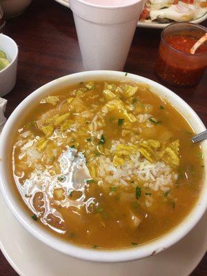 Encebollado de pescado