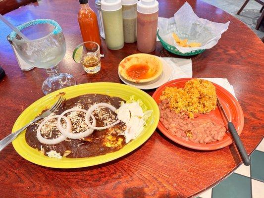 Chicken Enchiladas Molé